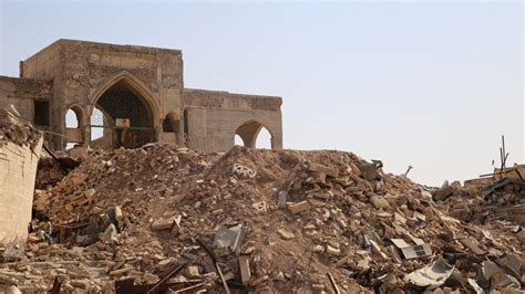 هذا ما تبقى من جامع النبي يونس بالموصل بالصور الجزيرة نت