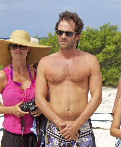 Still Got It Luke Perry 47 Goes Shirtless In Bora Bora Luke Perry