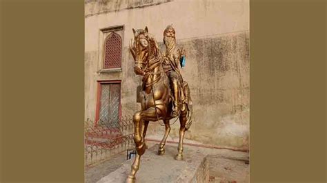Maharaja Ranjit Singhs Statue Vandalised In Pakistan Creates Rift