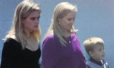 Reese Witherspoon Brings Lookalike Daughter Ava Phillippe And Son Tennessee Toth On La Outing