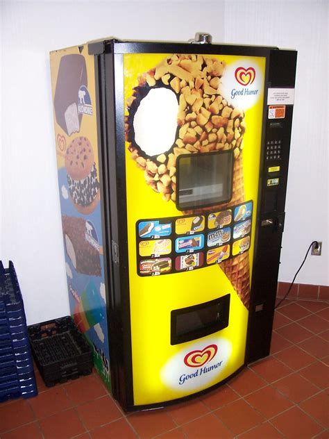 Good Humor Dessert Vending Machine A Vending Machine Selli Flickr