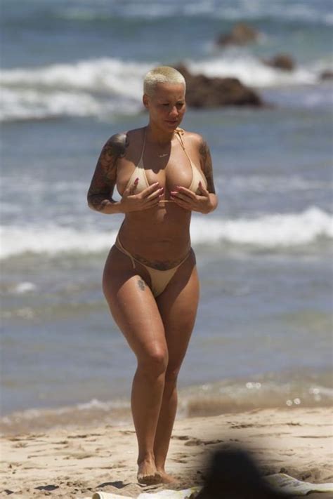 Amber Rose Topless Paparazzi Photos Thefappening