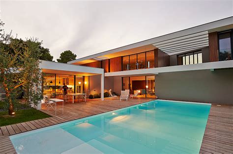L'achat d'une maison à bordeaux est réellement. Contemporary House in Bordeaux by Hybre Architecte | HomeAdore