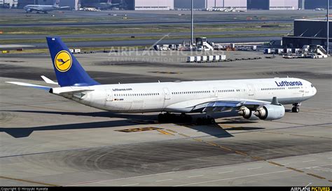 D Aiha Lufthansa Airbus A340 600 At Tokyo Haneda Intl Photo Id