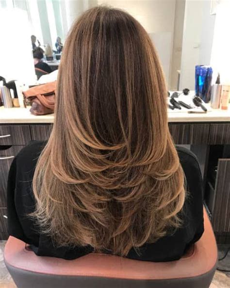 When you have long layers in the back and shorter layers in the front, the result is a bouncy, beautiful look that you can style easily. Pin on New Hairstyles