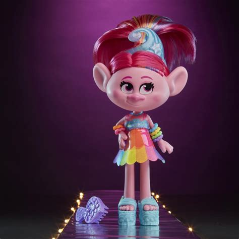 DreamWorks Trolls Poppy Glamour com vestido sapato e outros acessórios