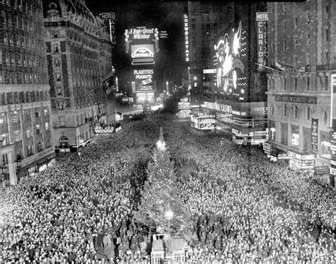 Old Photos Of New Years Eve Celebrations In Times Square History Daily