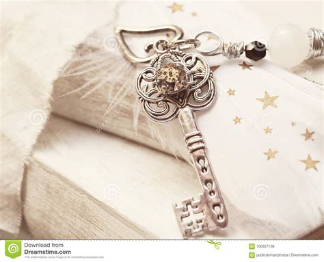 Jewellery Fashion Accessory Body Jewelry Chain Picture Image 100327138