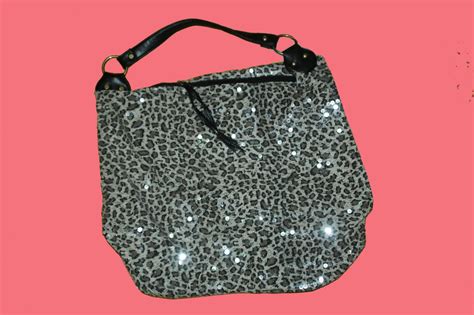 Kami menjual beg tangan yg cantik dengan harga yg berpatutan. beg tangan wanita cantik dan murah | Barangan terus dari China