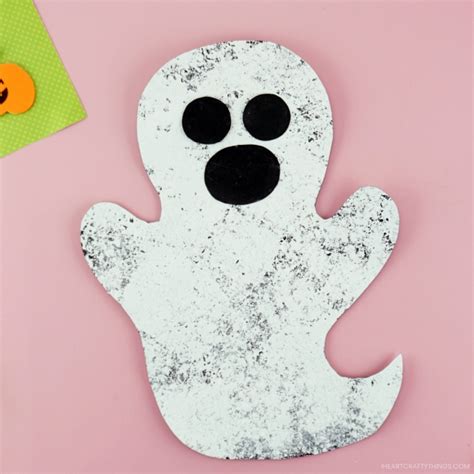 Halloween Sponge Painted Ghost Craft I Heart Crafty Things