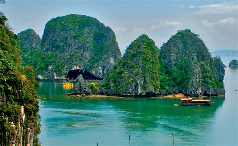 Vietnam Tourism > Tourist Places | Travel Guide