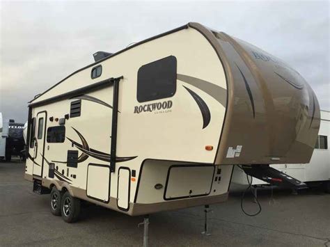 2016 New Forest River Rockwood Ultra Lite 2440ws Fifth Wheel In