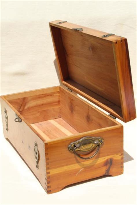 Vintage Cedar Chest Keepsake Box Cedarwood Box For Gloves Or Handknit Wool Socks