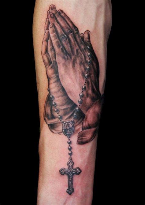 Traditonal Tattoo Of Prayer Hand For Men 문신 아이디어 문신 조각