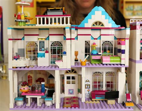 Das set lego® friends stephanies haus 41314 lädt zum erkunden und spielen ein. LEGO Friends Designer Interview: Stephanies Haus 41314