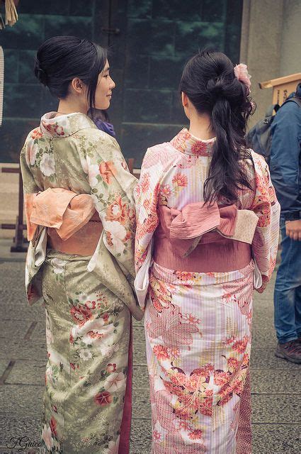 japanese girls wearing kimono japanese traditional clothing japanese outfits japanese