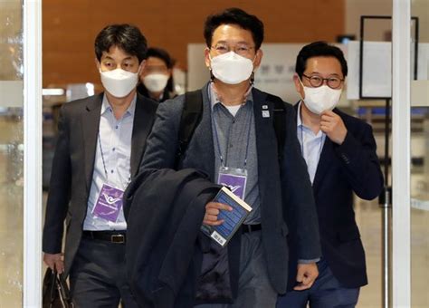여당인 더불어민주당 송영길 대표가 소형 모듈 원자로(smr)를 활용해 북한에 에너지를 공급할 수 있다는 발언을 한 영향으로 원전 관련 기업들이 강세를 보이고 있다. 유명희 살리기까지 했다는 송영길 "바이든 최측근들 만났다 ...