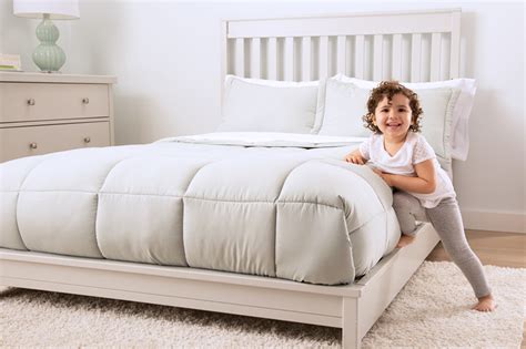 The transition from crib can be overwhelming, so you want to make your child feel comfortable. Transitioning from a Toddler Bed to a Full Size Bed ...