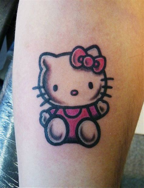 20 Tatuajes De Hello Kitty Que Se Verían Hermosos Para Siempre En Tu