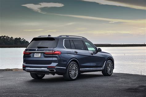 2020 Bmw X7 Shows Up On The Road Photographers Shoot Like Crazy