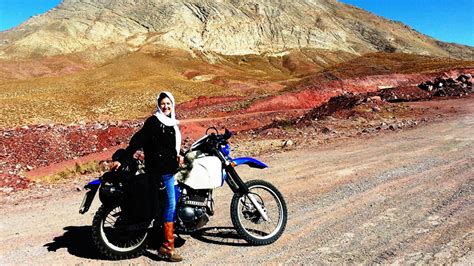 رغم رفض سلطات الأمن محكمة إيرانية تسمح للسيدات باستصدار رخص قيادة الدراجات البخارية