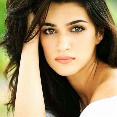 must check these unknown facts about kriti sanon info box