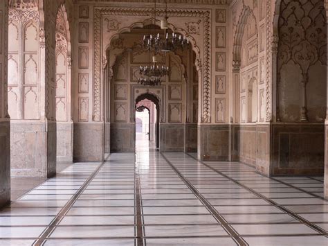 80,000+ vectors, stock photos & psd files. Badshahi Mosque Historical Facts and Pictures | The ...