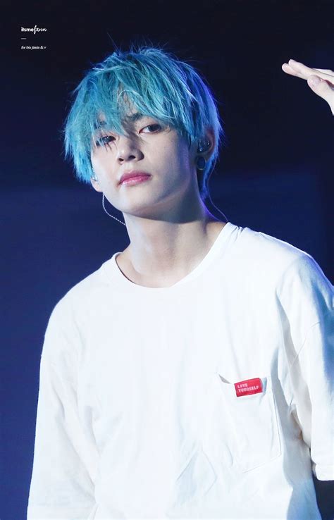 Asiachan has 139 bts 2019 season's greetings images, wallpapers, hd wallpapers, android/iphone wallpapers, facebook covers, and many more in its gallery. BTS's V Was Left Out Of A Major BTS Tribute And Fans Are ...