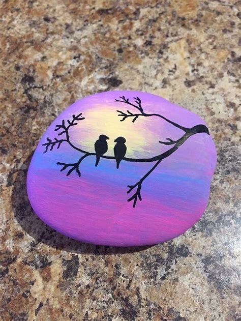 Cute Rock Painting Ideas For Your Home Decor With Images Rock Painting Designs Painted