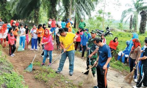 Tak terasa ulangan semester sudah selesai, tak. ﻿5 Nilai Yang Terkandung Dalam Gotong Royong - In Actual