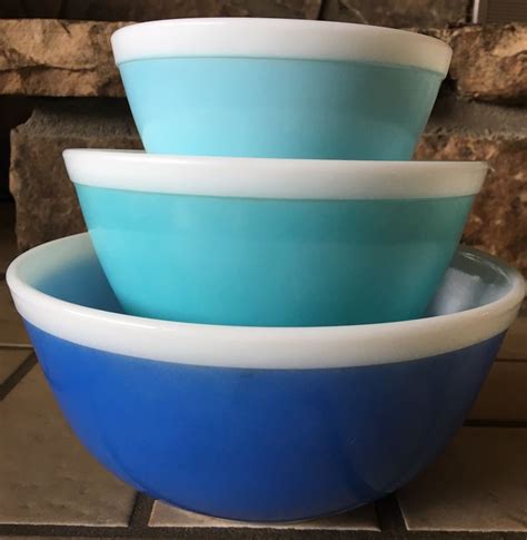 Vintage Pyrex Americana Blue Mixing Bowl Set Of