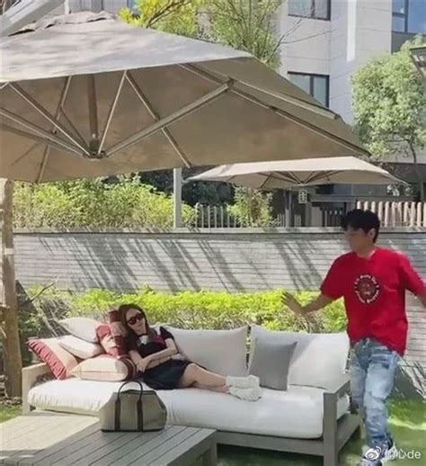 Do not post format memes such. 直播2小時賺進7位數港幣 47歲孫耀威獨棟花園豪宅曝光 | 娛樂星聞 | 三立新聞網 SETN.COM