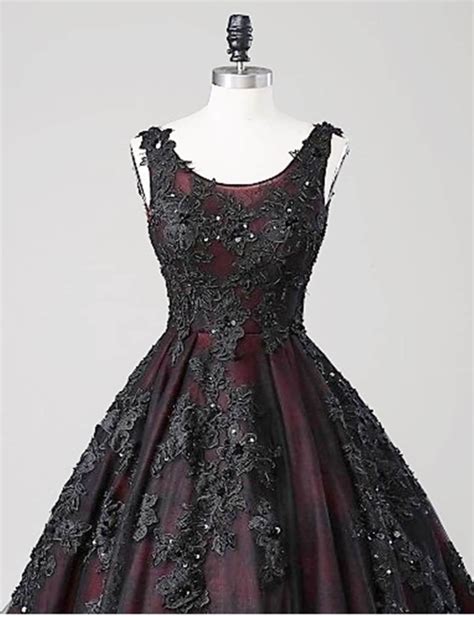 Vintage Luxury Purple Burgundy Black Gothic Wedding Dress With Lace Up Beaded Bodice Etsy Uk