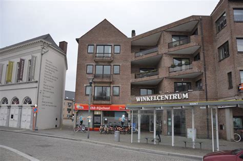 Dit gebeurt sinds 1555, toen keizer karel v lokeren het recht gaf om markt te houden. Winkelcentrum op Markt loopt leeg | Lokeren | Regio | HLN