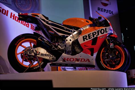 Official repsol honda team products. Mototribu - Honda Repsol Moto GP RC213V 2013 (L. Bianchetto)