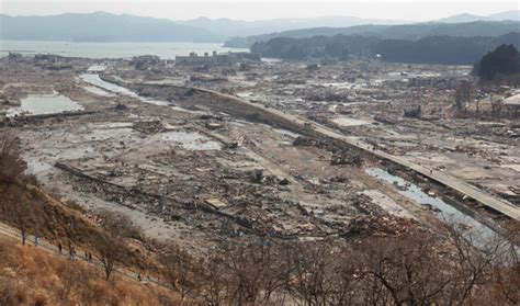 The site owner hides the web page description. 津波で壊滅した宮城県南三陸町：東日本大震災 100枚の記録 写真 ...