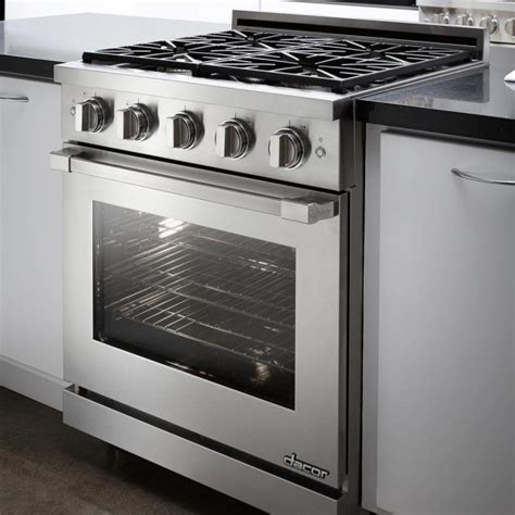 dacor rnrp30gs 30 renaissance series slide in gas range with 4 sealed simmersear burners 5 2
