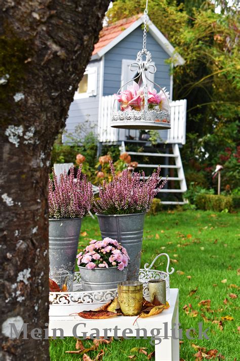 Baumhaus Mit Kleiner Tischdeko Garten Baumhaus Herbstdeko