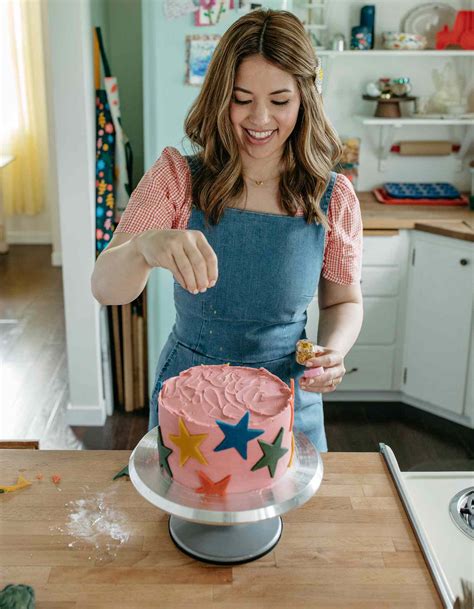 Food Network S Molly Yeh Launches First Kitchen Line At Macy S
