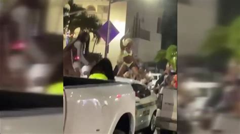 wild friday night in miami beach women twerk on police car youtube