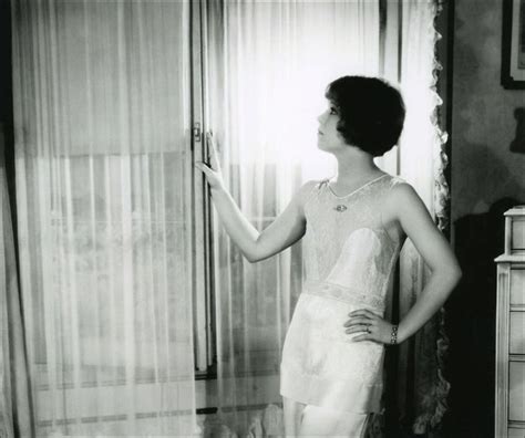 Clara Bow In Her Boudoir 1920s Hollywood Fashion Clara Bow One