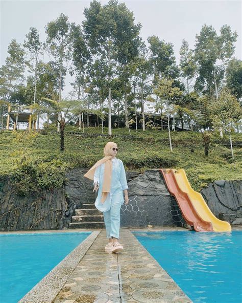 Sementara saat weekend, harga tiket masuk kolam renang kalitaman adalah rp5,000.00. Bukit Kacapi Tasikmalaya Lokasi Dan Harga Tiket Terbaru Januari 2021 | Wisata Milenial