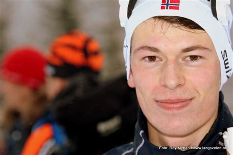 Sturla holm lægreid (20 şubat 1997 doğumlu) norveçli biatloncu. 24 timers utøveren er ung, sterk og han satser.