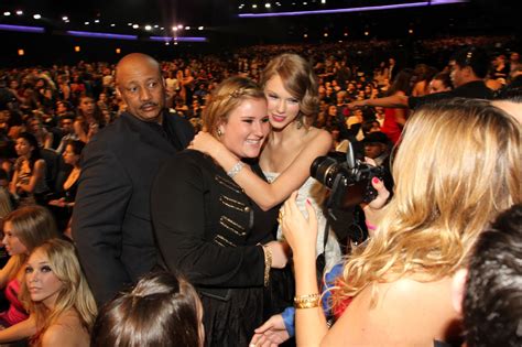 Photos Of Taylor Lautner Taylor Swift Johnny Depp At Peoples Choice Awards 2010 01 06 2357