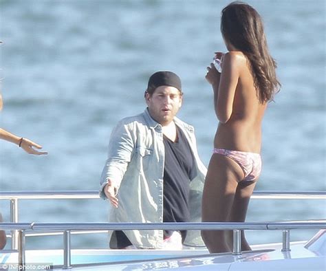 Leonardo Dicaprio And Jonah Hill Party On A Yacht With Beautiful Women S Wiki