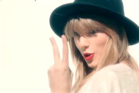 Taylor Swift 22 Video Oficial