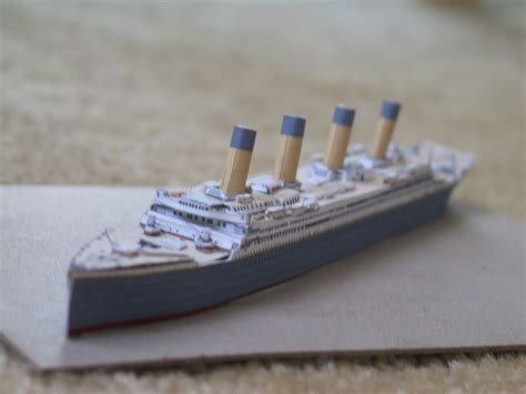 Loneguppys Showcase Paper Model Titanic