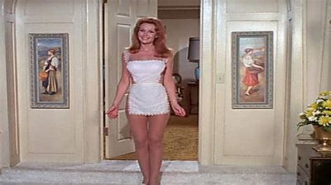 Elizabeth Montgomery Kept This Hidden Throughout The Filming Of