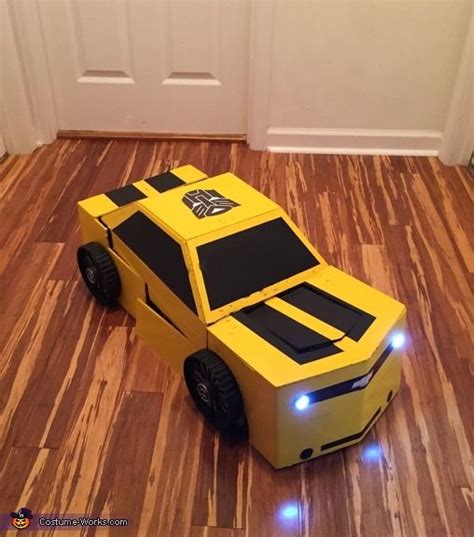 This guy was such an iconic decepticon, that i just had to. Transforming Bumblebee Transformer Homemade Costume | Transformer halloween costume, Transformer ...