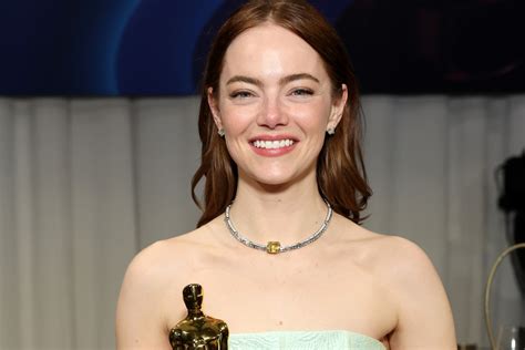 Emma Stone Suffers Wardrobe Malfunction At Oscars
